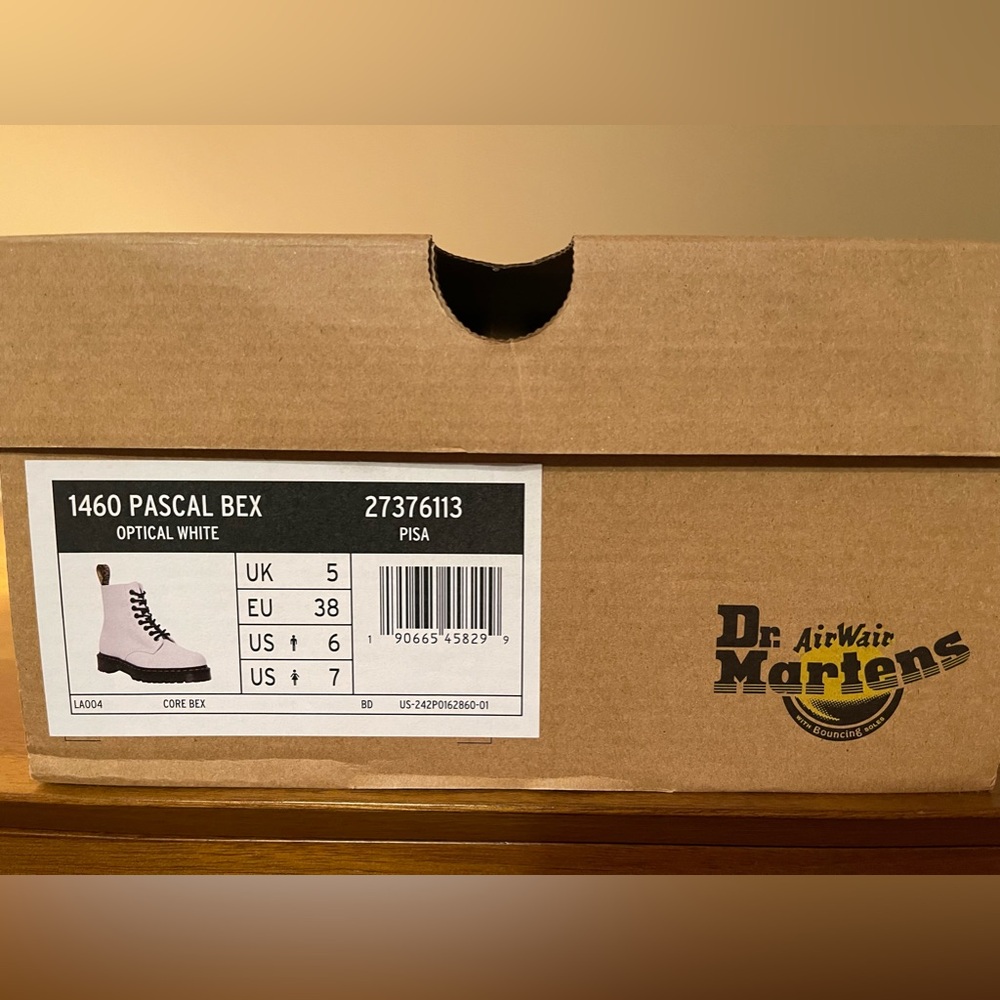 Dr. Martens, 1460 Pascal Bex Pisa Leather Lace Up Boots, Optical White, size 7 - Picture 15 of 15